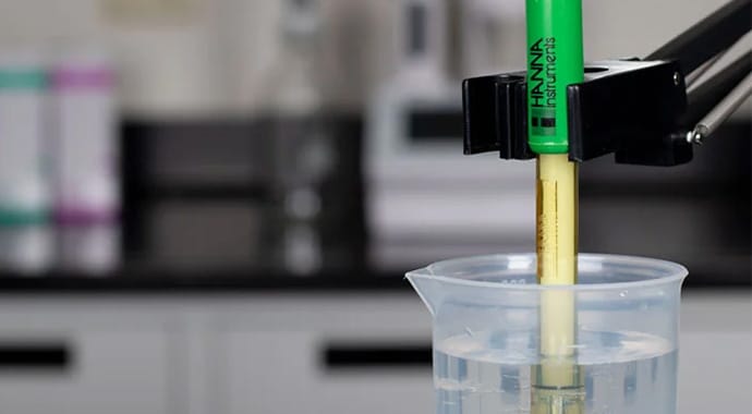 Preparazione del campione per la misurazione della conducibilità